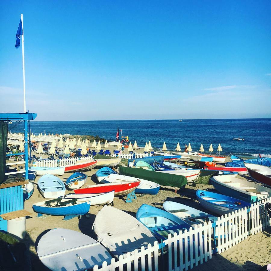דירות אלביסולה מרינה Le Finestre Sul Mare מראה חיצוני תמונה